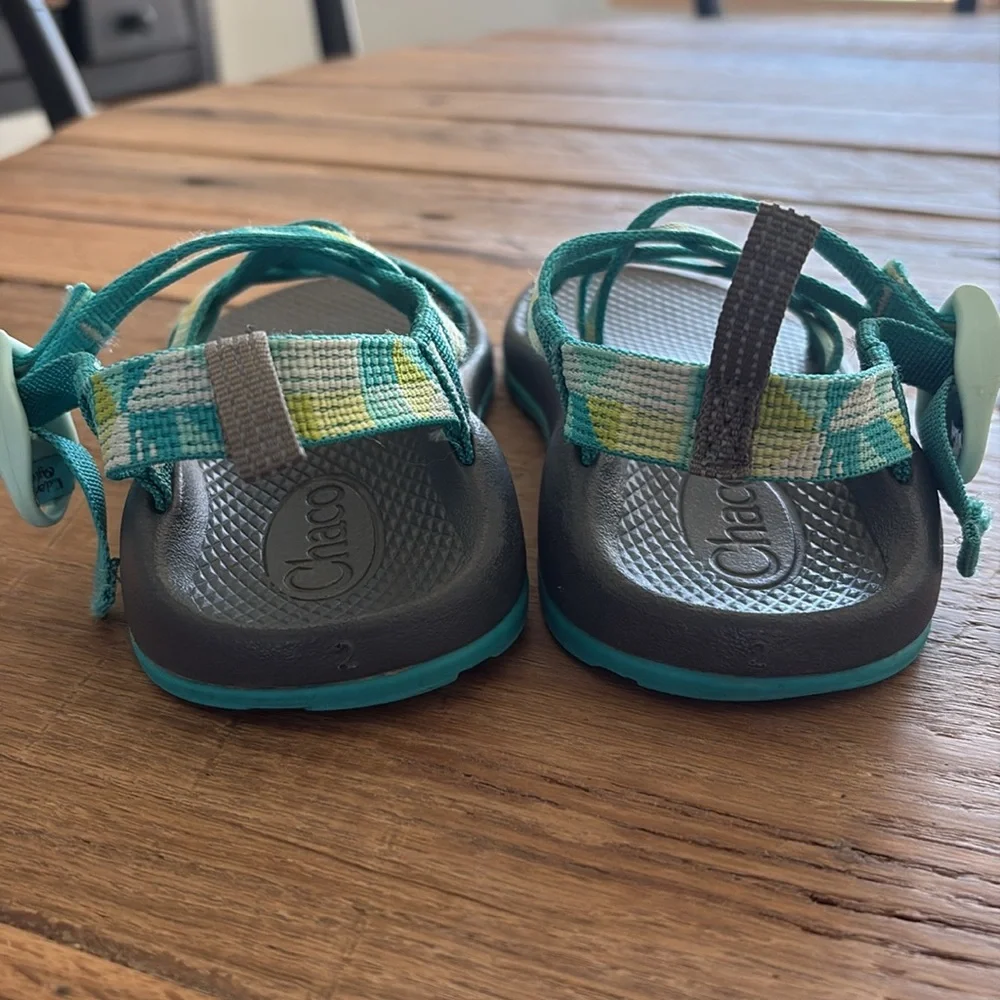 Chacos - Girls Size 2